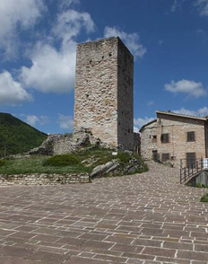 Pierosara, Castello e Leggenda